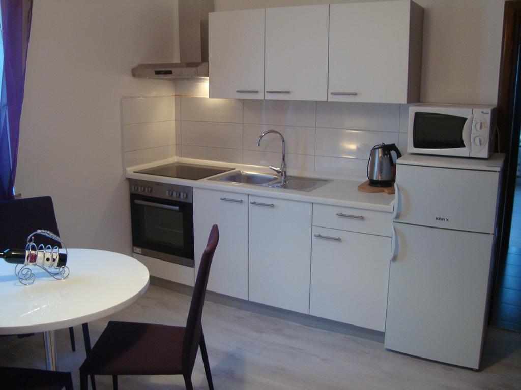 Apartments Peloza Porec Exterior photo