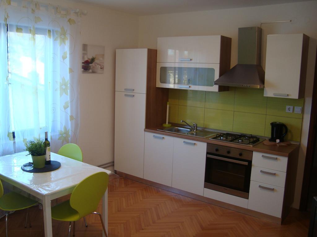 Apartments Peloza Porec Room photo