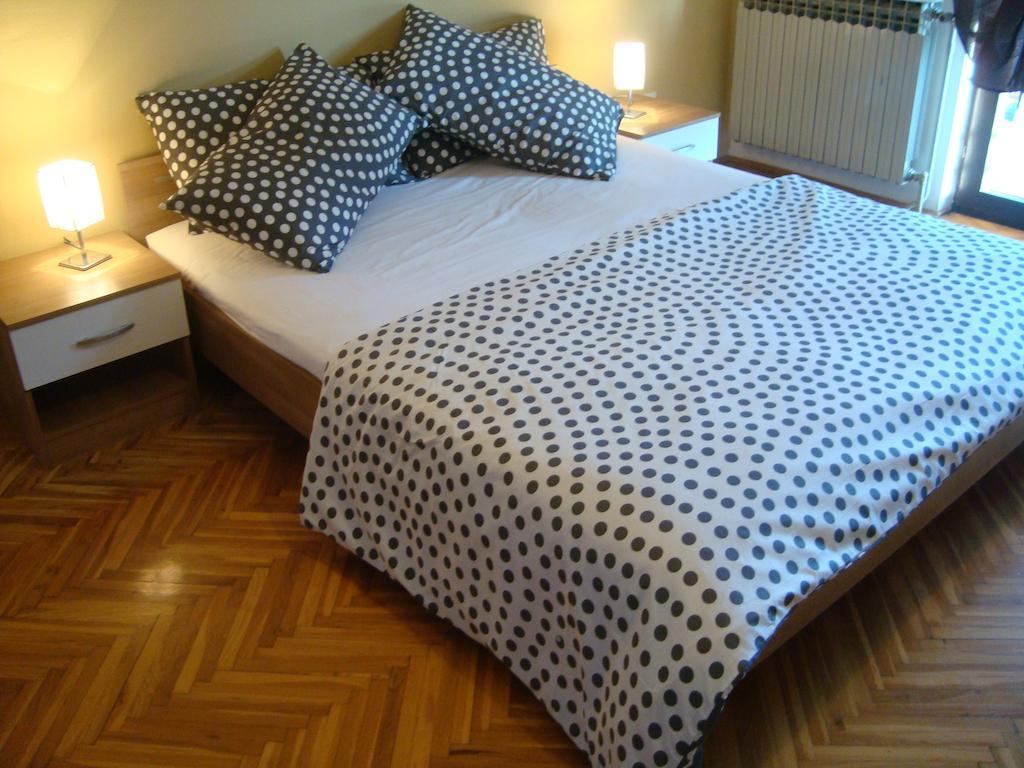 Apartments Peloza Porec Exterior photo