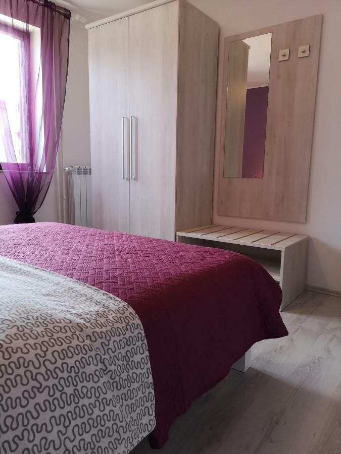 Apartments Peloza Porec Exterior photo